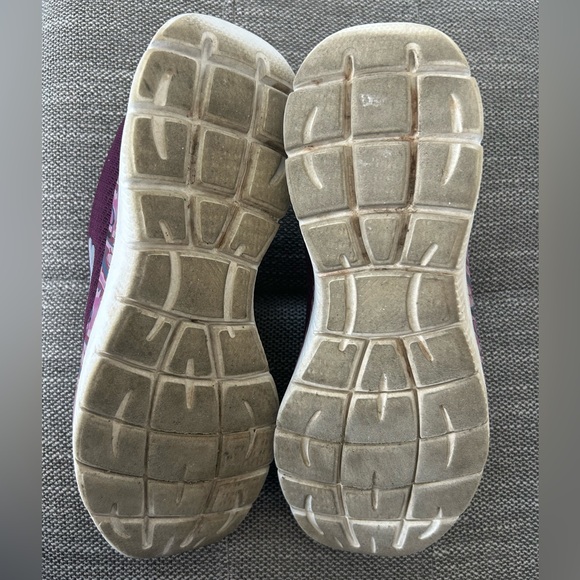 Skechers Women's Maroon and Pink Sneakers - Picture 7 of 7